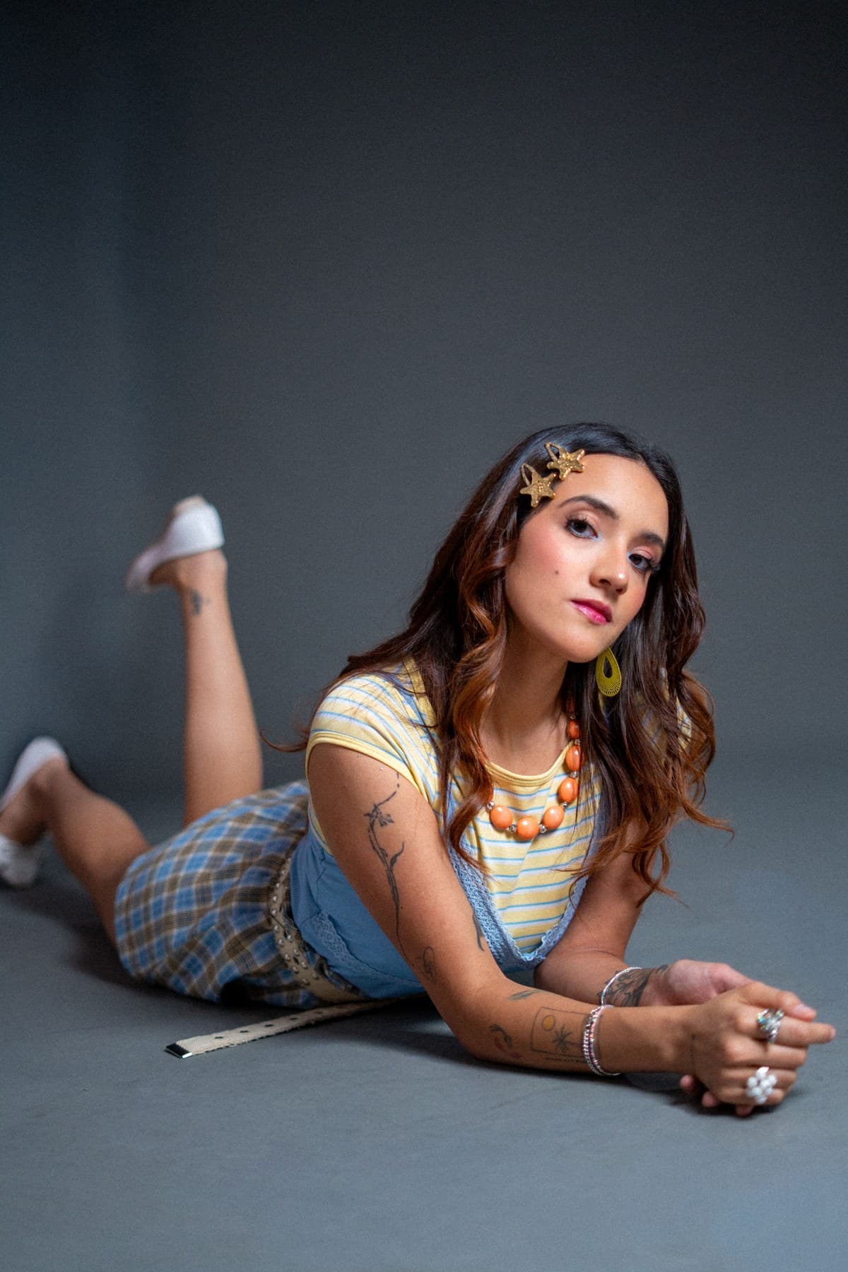 Danni Moreno — fotografía de estudio, 2026